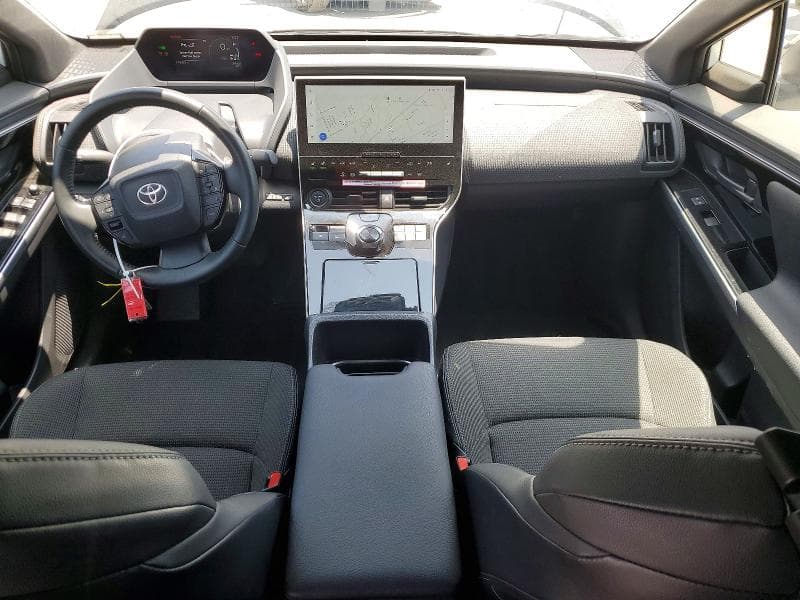 2024 TOYOTA BZ4X XLE 8