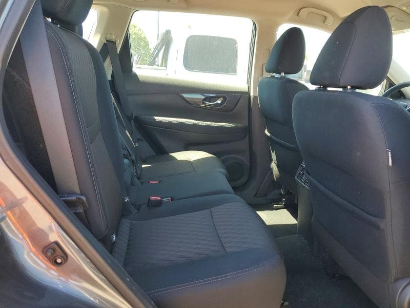 2018 NISSAN ROGUE S 11