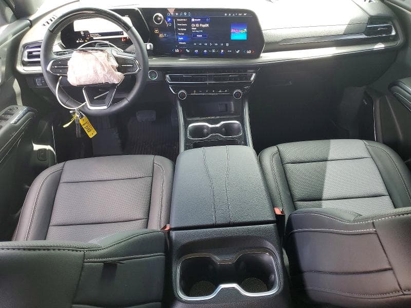 2026 CHEVROLET TRAVERSE LT LT 8