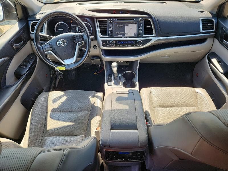 2019 TOYOTA HIGHLANDER LIMITED PLATINUM LIMITED PLATINUM 8