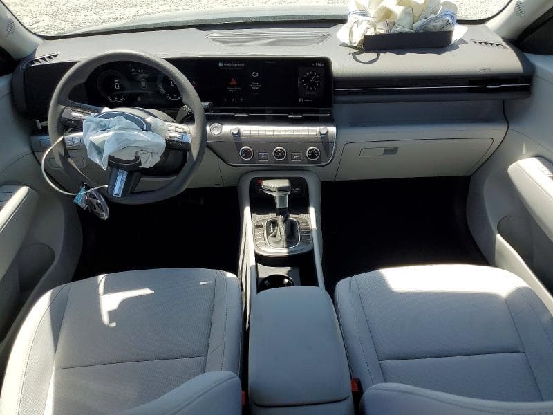 2026 HYUNDAI KONA SE 8