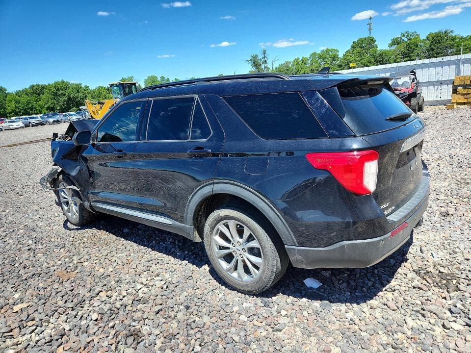 2023 FORD EXPLORER XLT 2