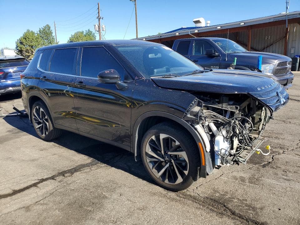 2024 MITSUBISHI OUTLANDER SE 4