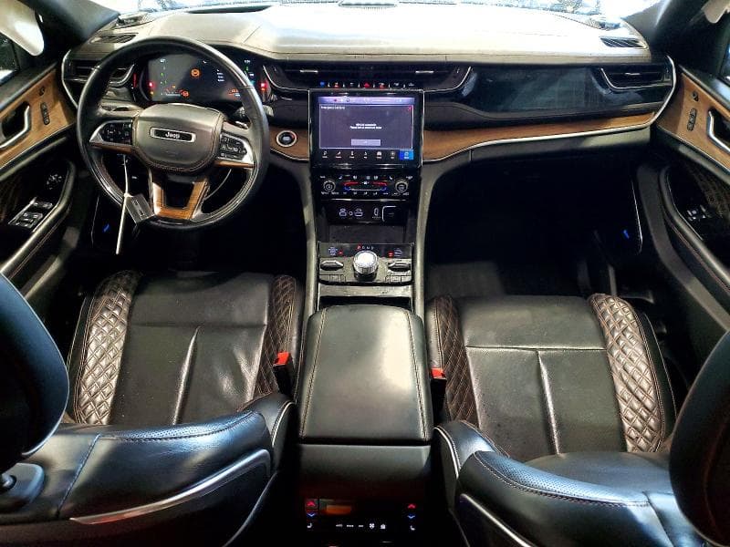 2022 JEEP JEEP 8