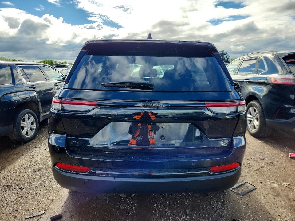 2023 JEEP GRAND CHEROKEE LAREDO 6