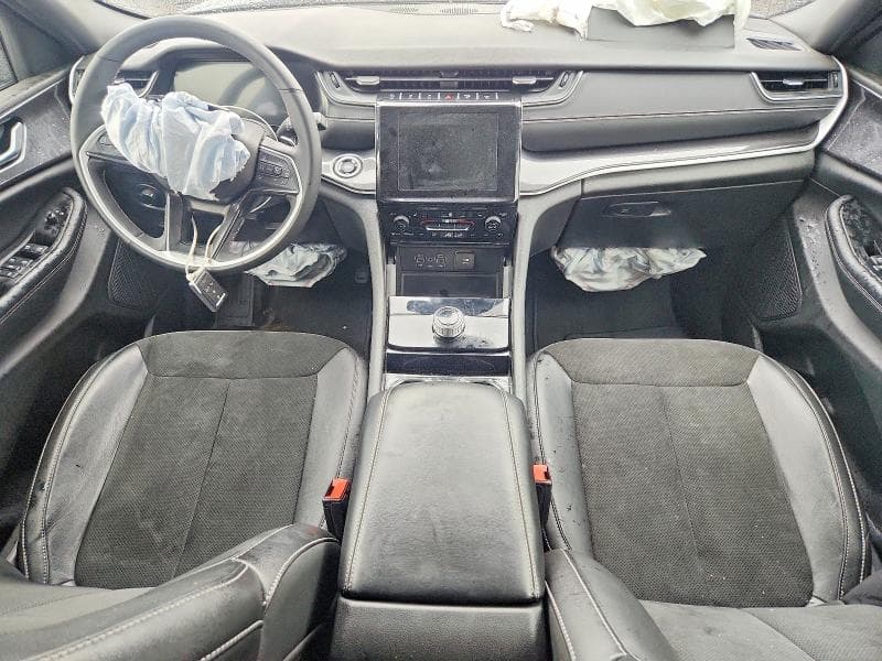 2023 JEEP GRAND CHEROKEE LAREDO 8