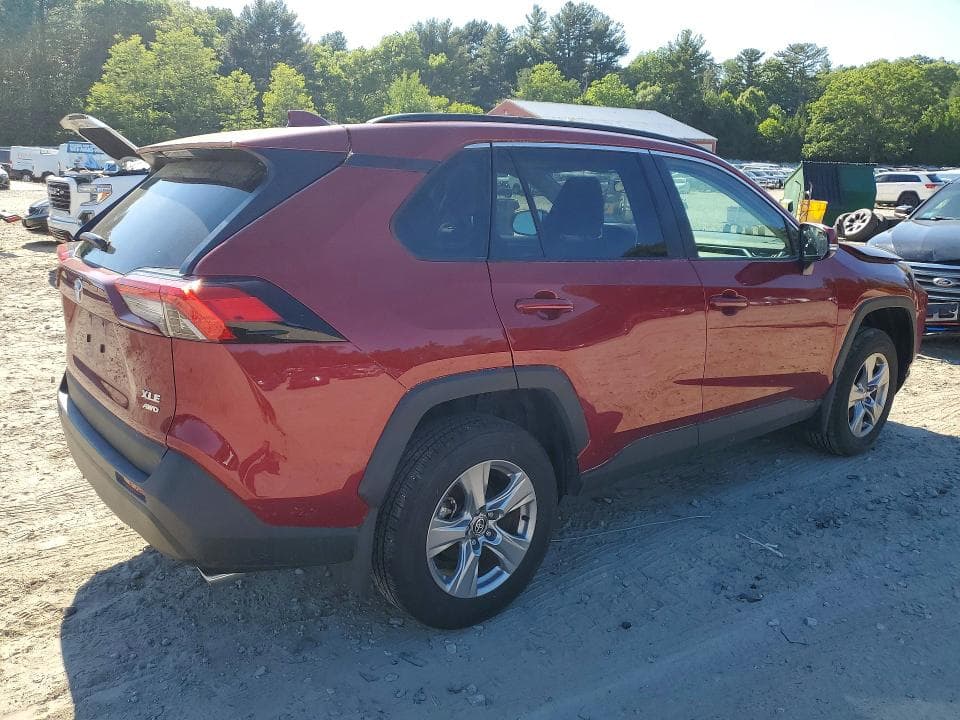 2025 TOYOTA RAV4 XLE 3
