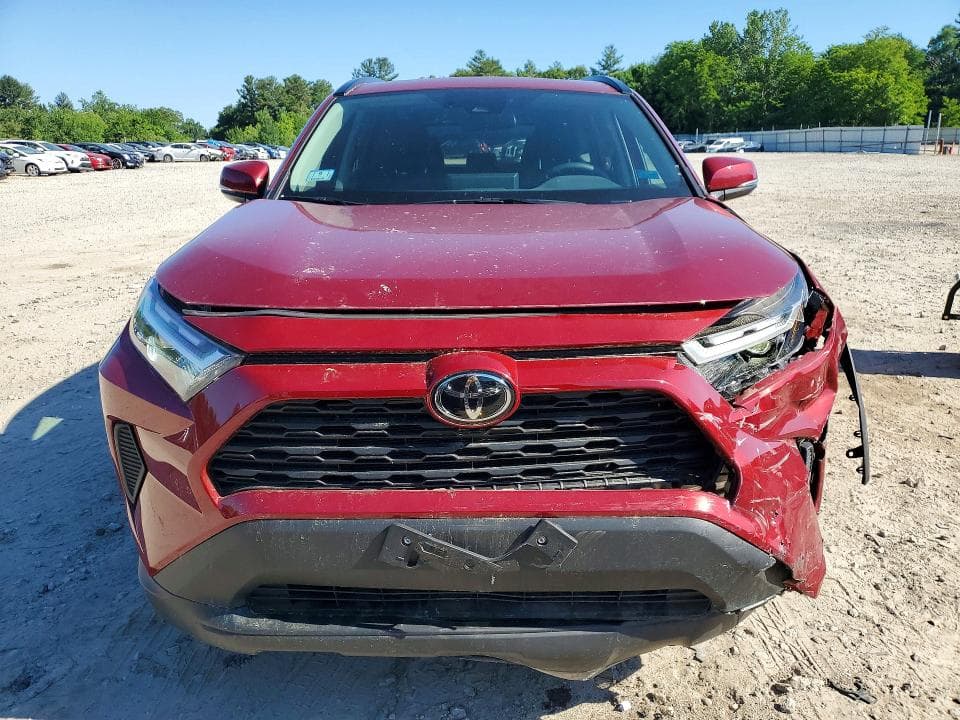 2025 TOYOTA RAV4 XLE 5