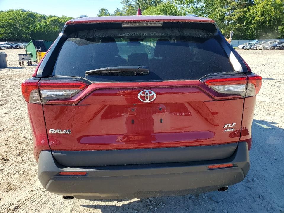 2025 TOYOTA RAV4 XLE 6