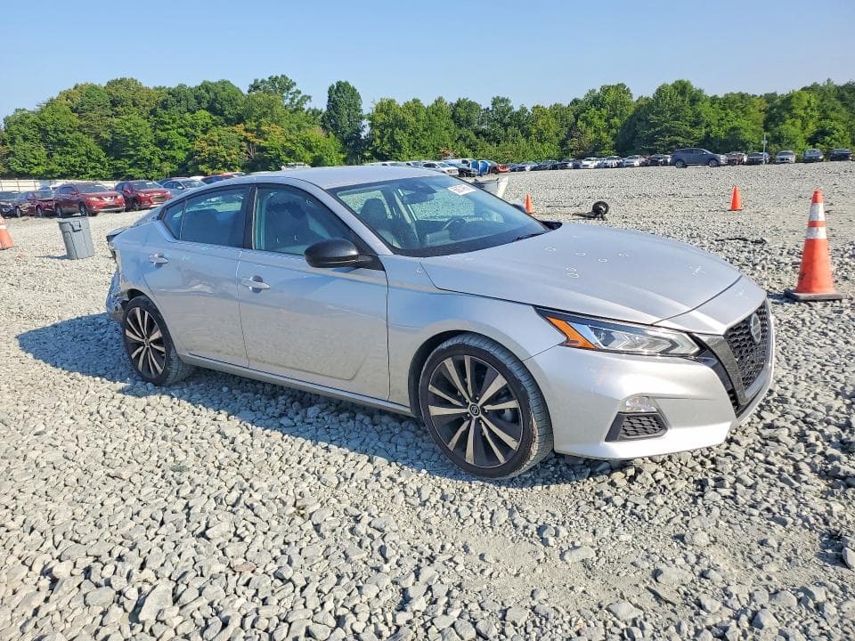 2021 NISSAN ALTIMA SR 4