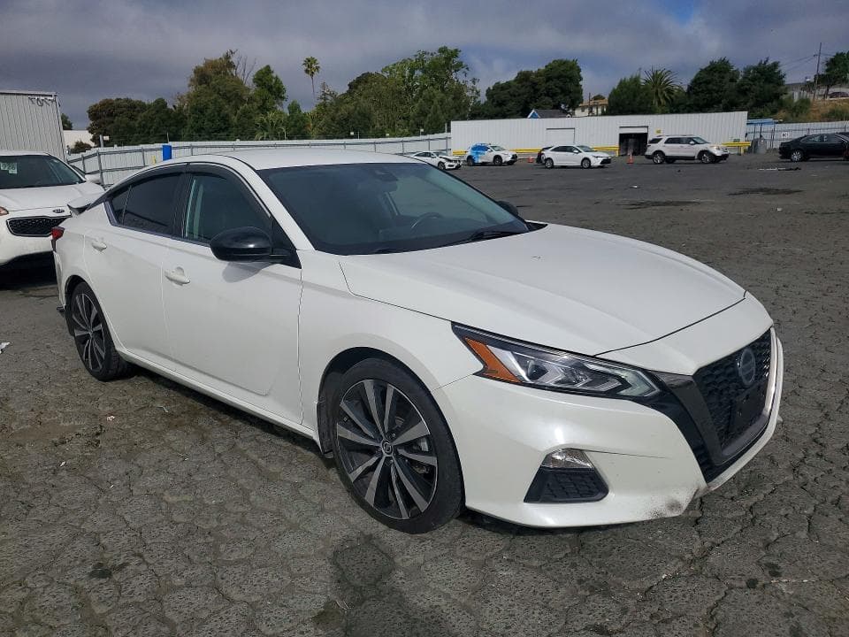 2022 NISSAN ALTIMA SR 4
