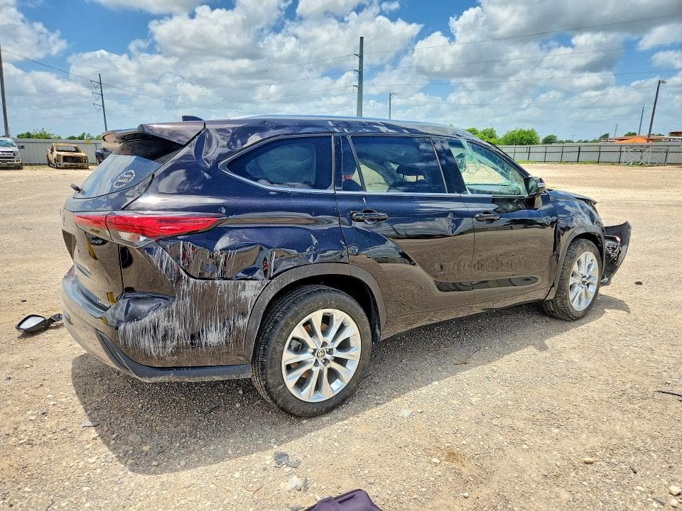 2020 TOYOTA HIGHLANDER LIMITED 3
