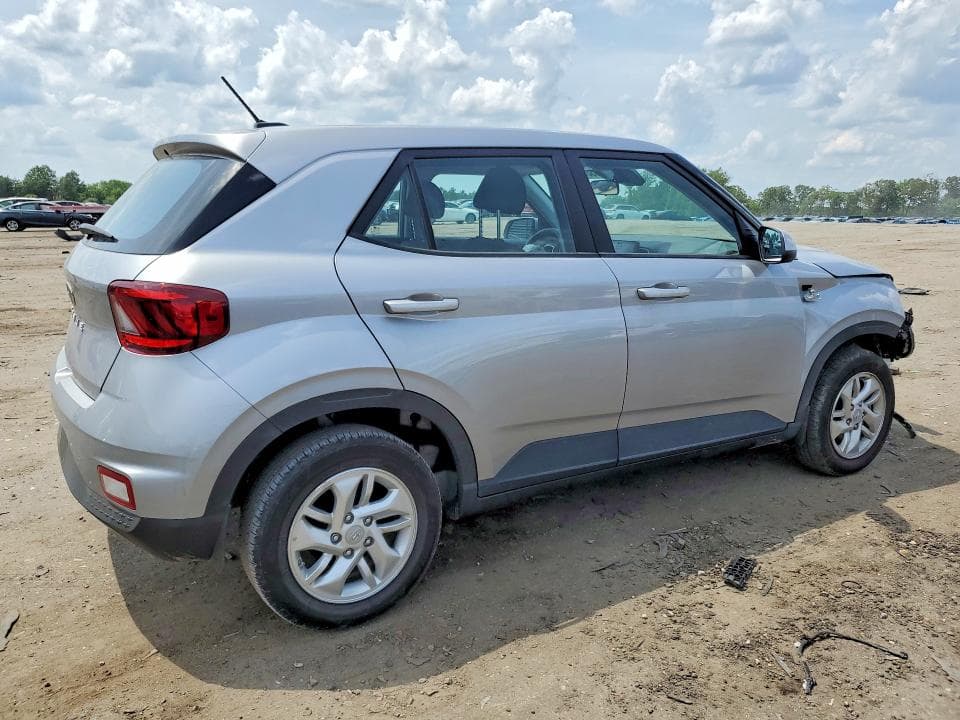 2025 HYUNDAI VENUE SE 3