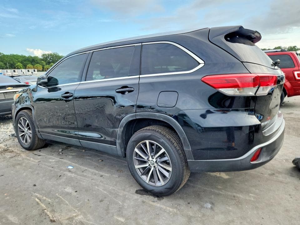 2019 TOYOTA HIGHLANDER XLE 2