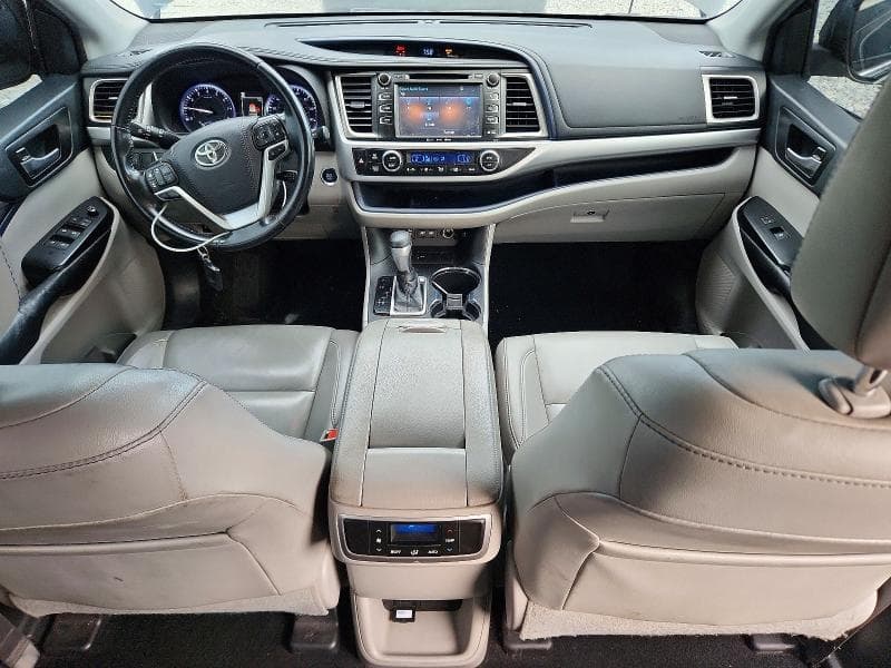 2019 TOYOTA HIGHLANDER XLE 8