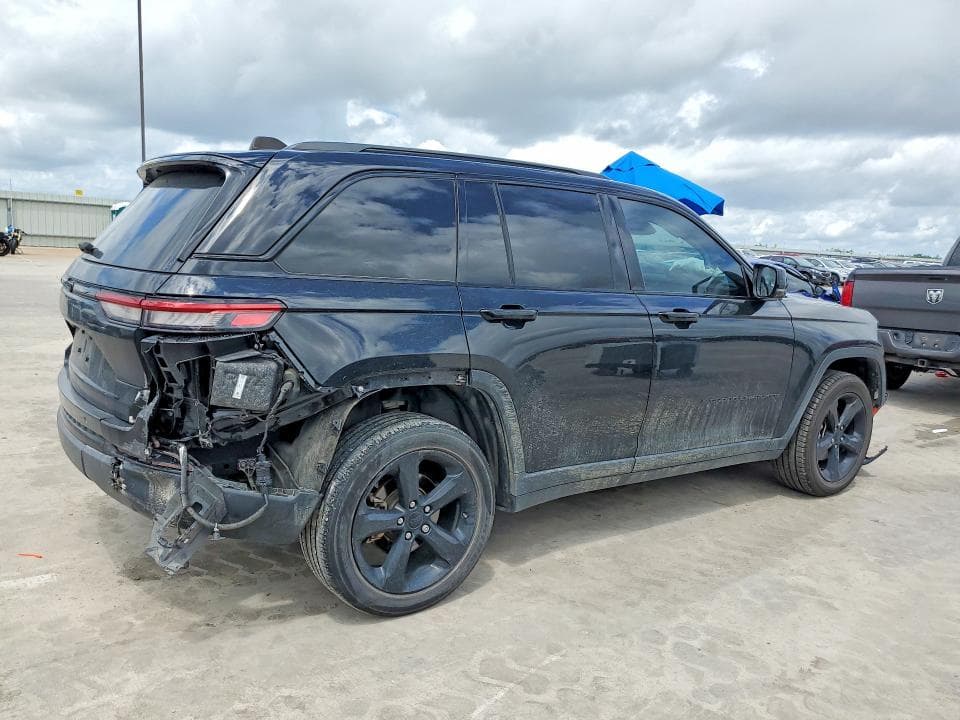 2023 JEEP GRAND CHEROKEE LAREDO LAREDO 3