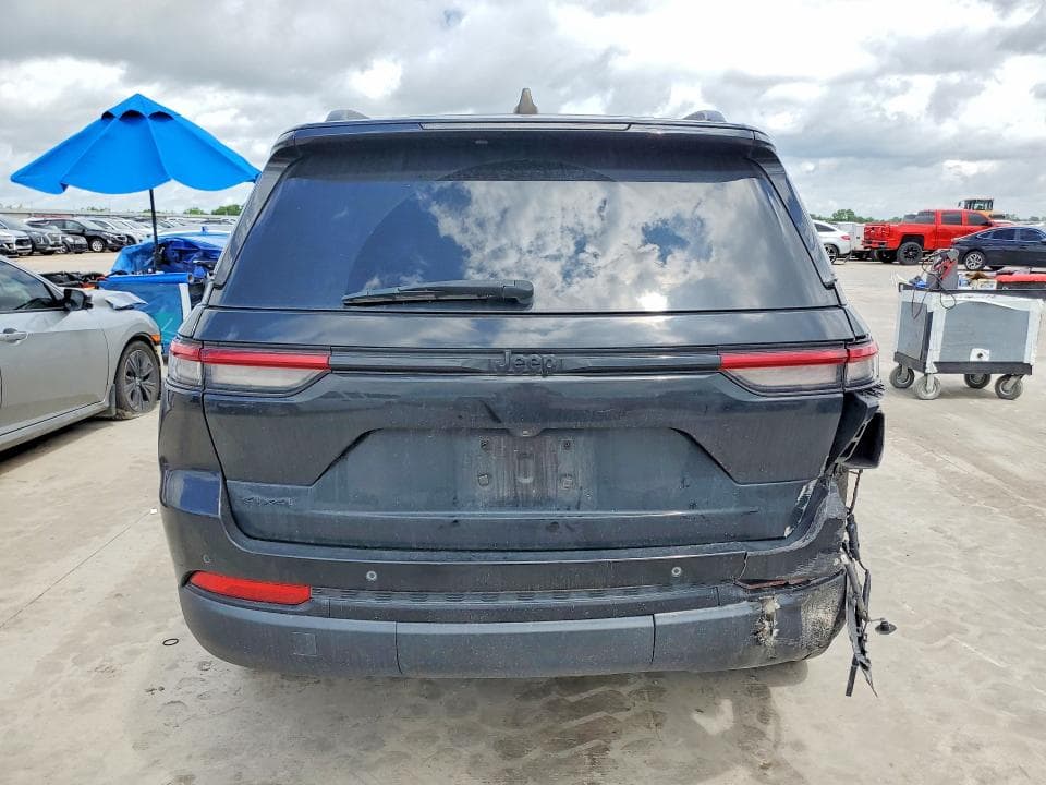 2023 JEEP GRAND CHEROKEE LAREDO LAREDO 6
