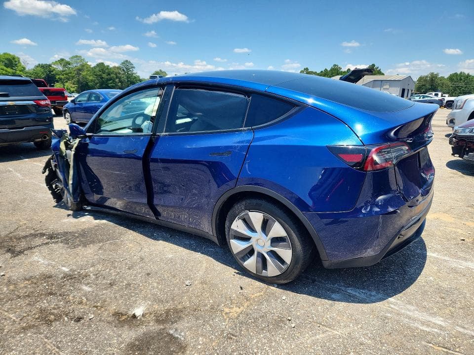 2024 TESLA MODEL Y 2