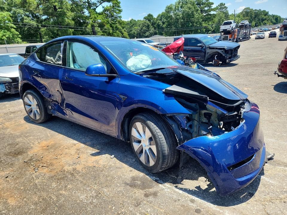 2024 TESLA MODEL Y 4