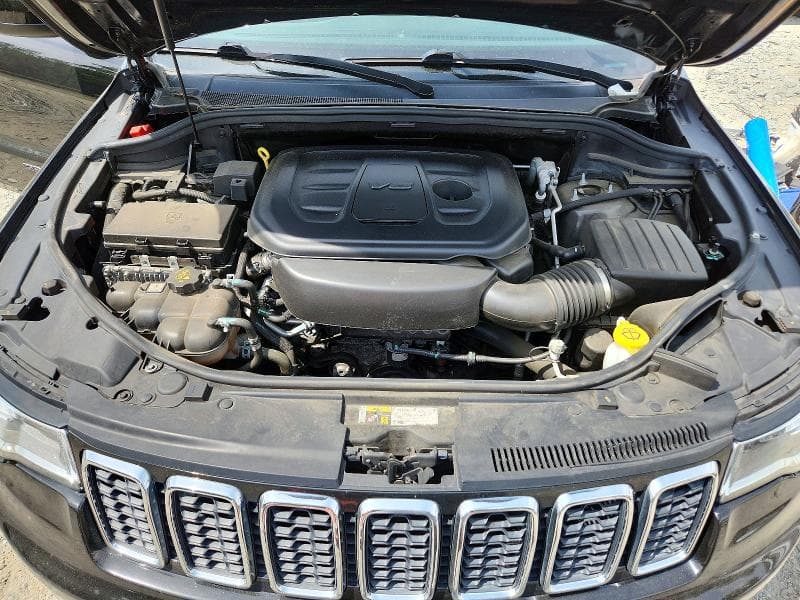 2020 JEEP GRAND CHEROKEE LAREDO 12
