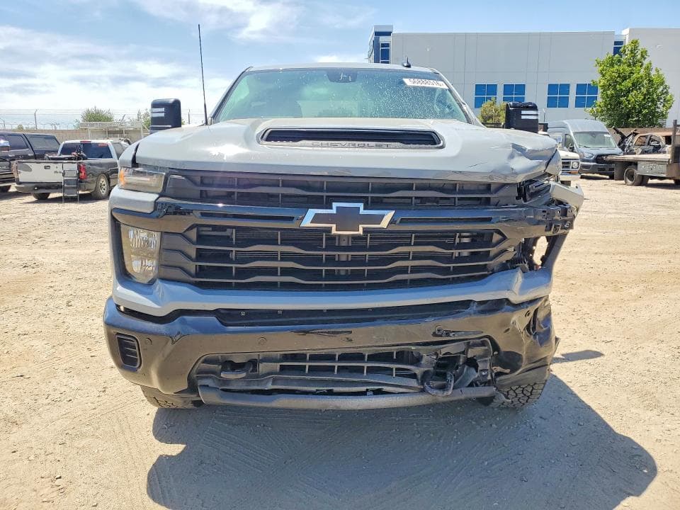 2025 CHEVROLET SILVERADO K2500 CUSTOM 5