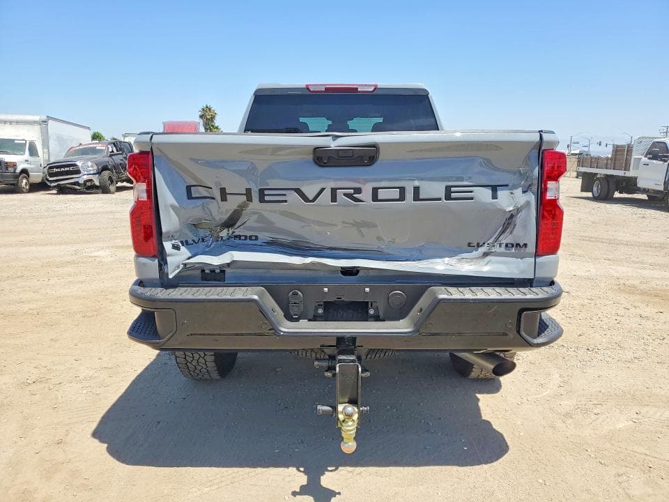 2025 CHEVROLET SILVERADO K2500 CUSTOM 6
