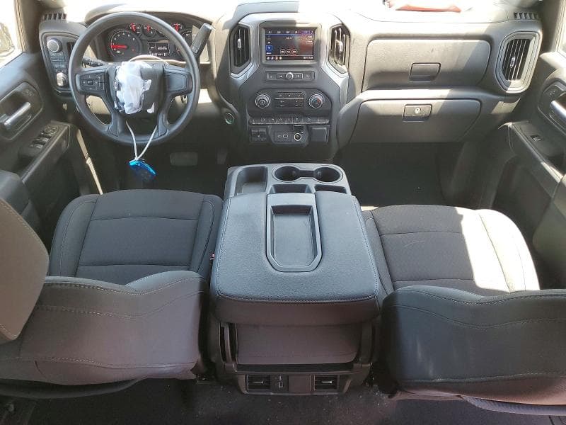 2025 CHEVROLET SILVERADO K2500 CUSTOM 8