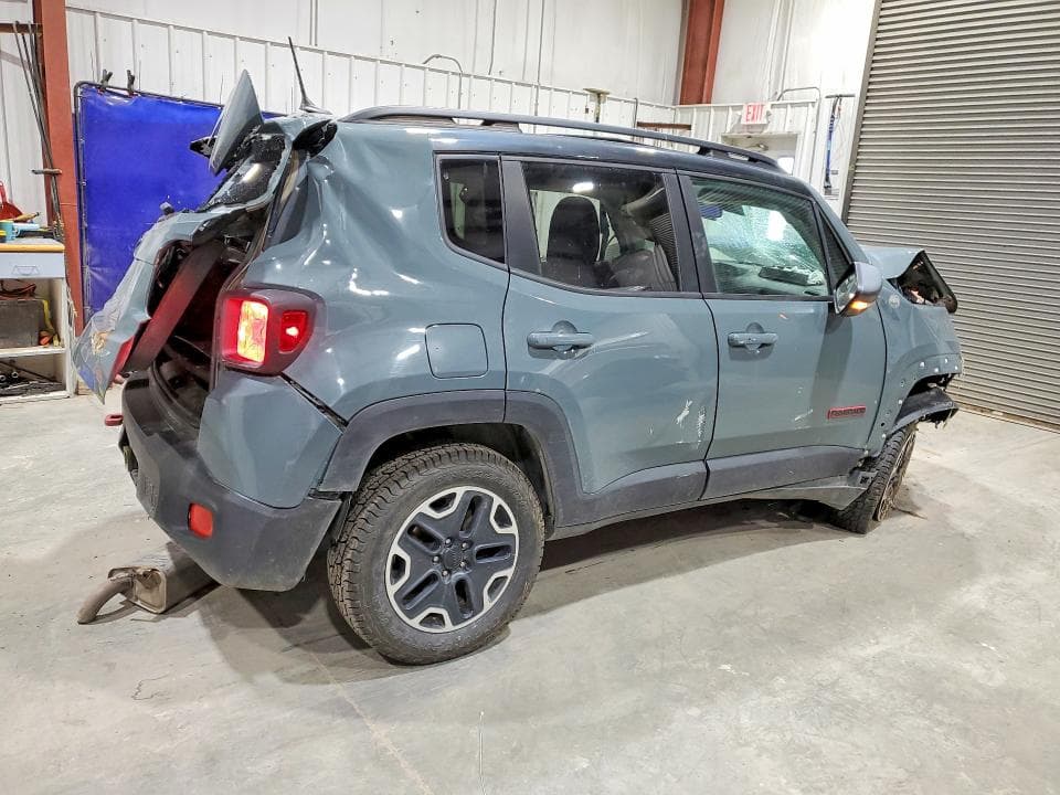 2016 JEEP RENEGADE TRAILHAWK 3