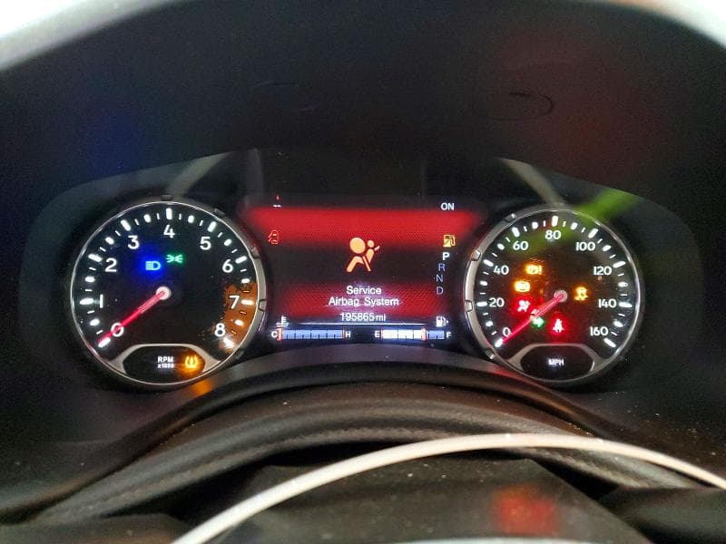 2016 JEEP RENEGADE TRAILHAWK 9