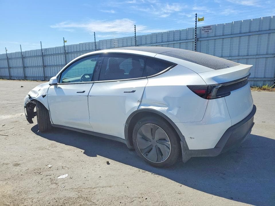 2026 TESLA MODEL Y 2