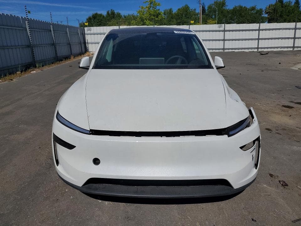 2026 TESLA MODEL Y 5