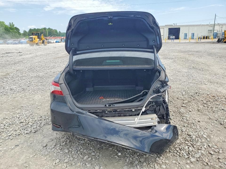2019 TOYOTA CAMRY XLE 6