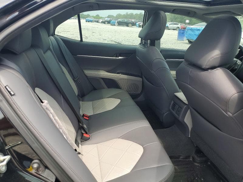 2019 TOYOTA CAMRY XLE 10