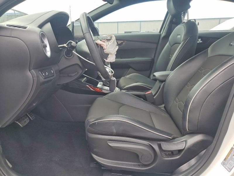 2023 KIA FORTE GT LINE 7