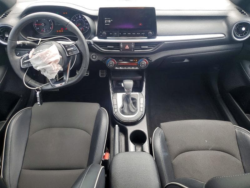 2023 KIA FORTE GT LINE 8