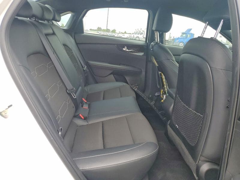 2023 KIA FORTE GT LINE 10