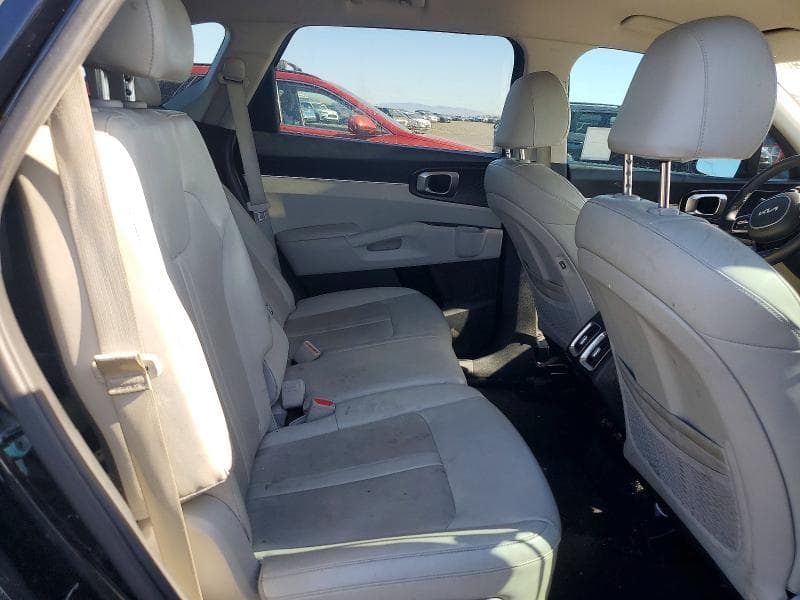 2022 KIA SORENTO S 11