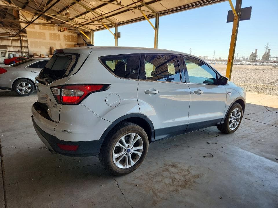 2017 FORD ESCAPE SE 3