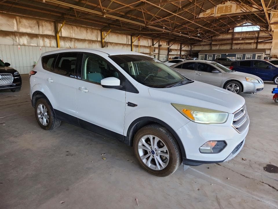 2017 FORD ESCAPE SE 4