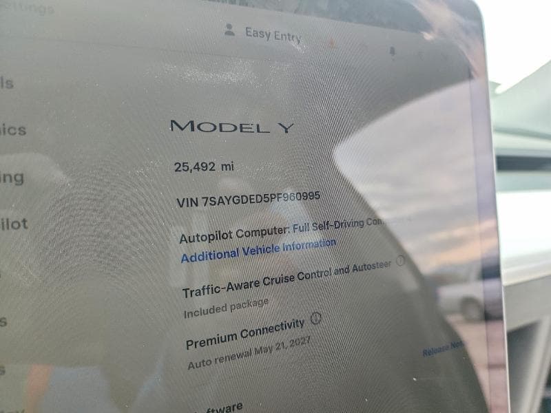 2023 TESLA MODEL Y 9
