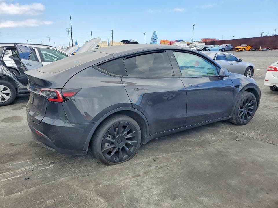 2024 TESLA MODEL Y 3