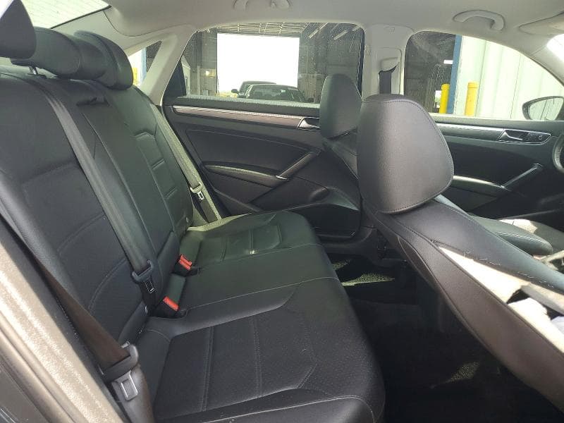 2017 VOLKSWAGEN PASSAT R-LINE R-LINE 10
