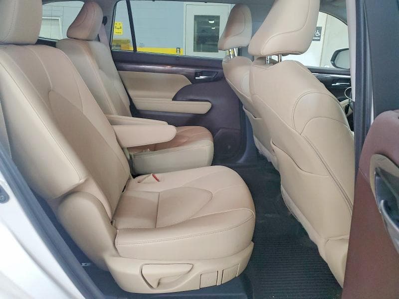 2020 TOYOTA HIGHLANDER LIMITED LIMITED 11