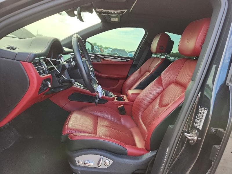 2024 PORSCHE MACAN BASE 7