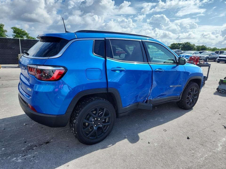 2022 JEEP COMPASS LATITUDE LUX 3