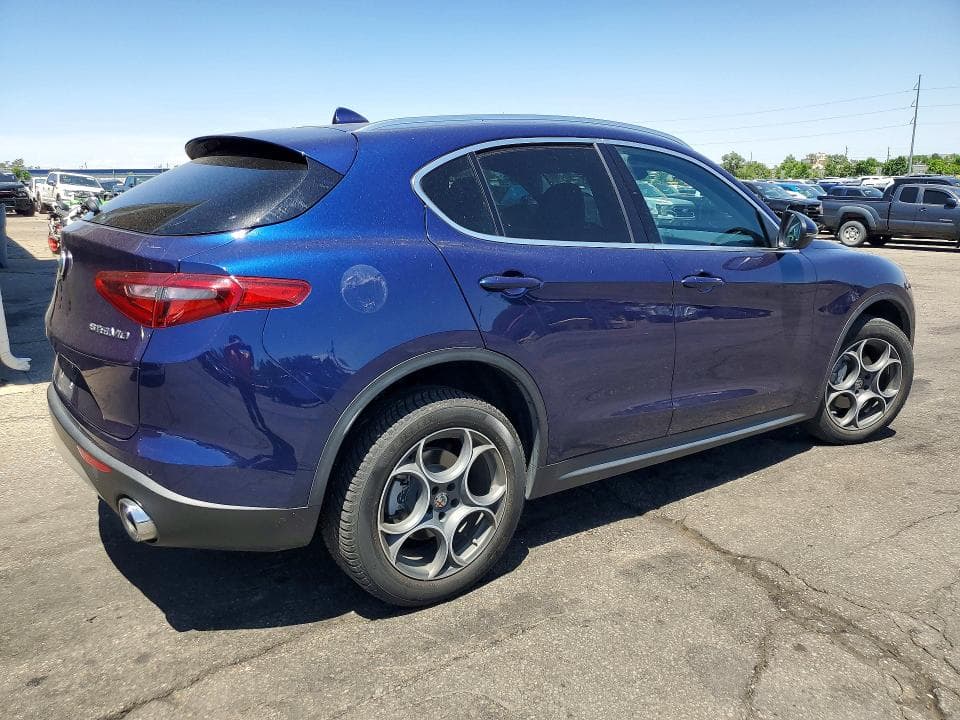 2018 ALFA ROMEO STELVIO 3