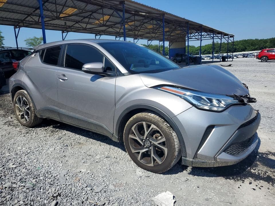 2020 TOYOTA C-HR XLE 4