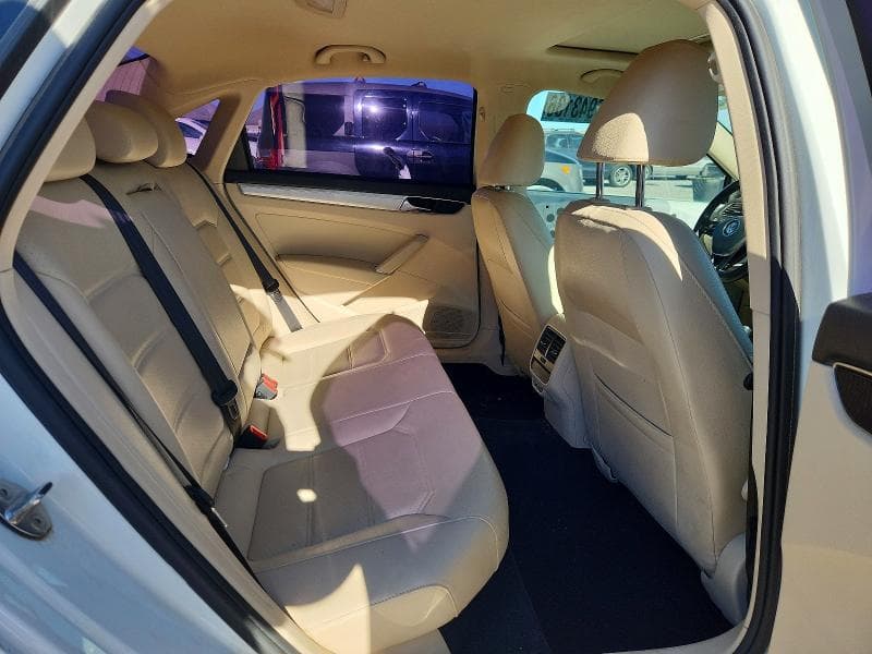 2019 VOLKSWAGEN PASSAT WOLFSBURG 10