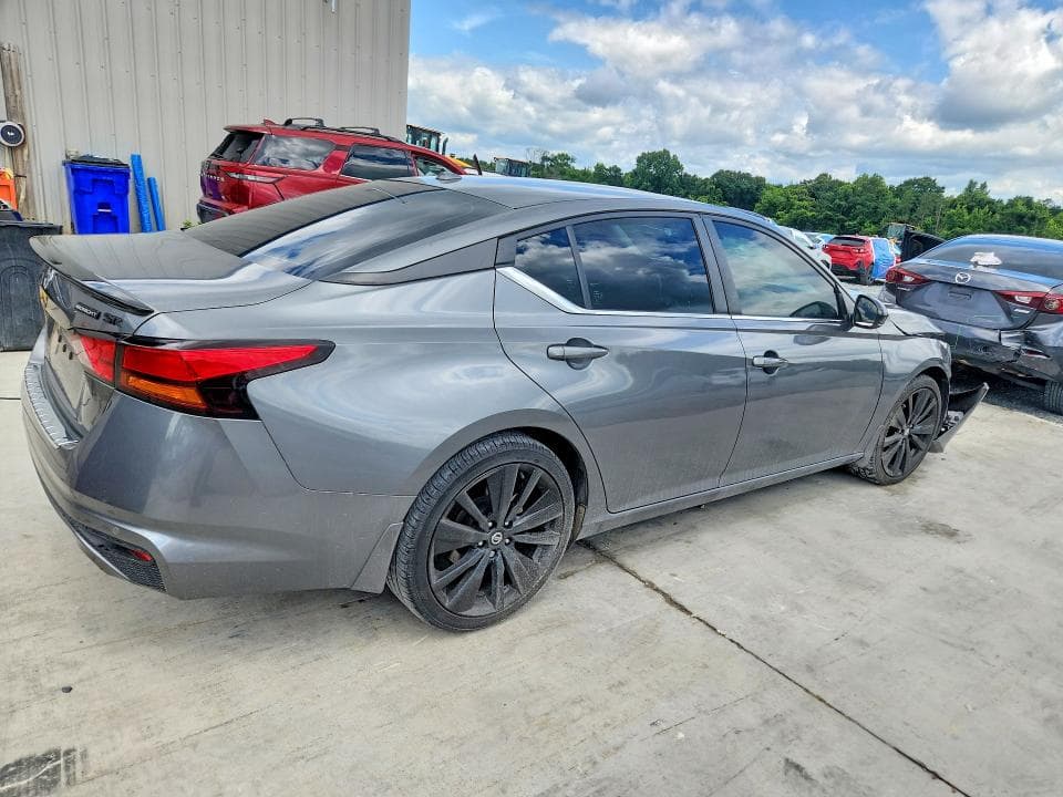 2022 NISSAN ALTIMA SR SR 3