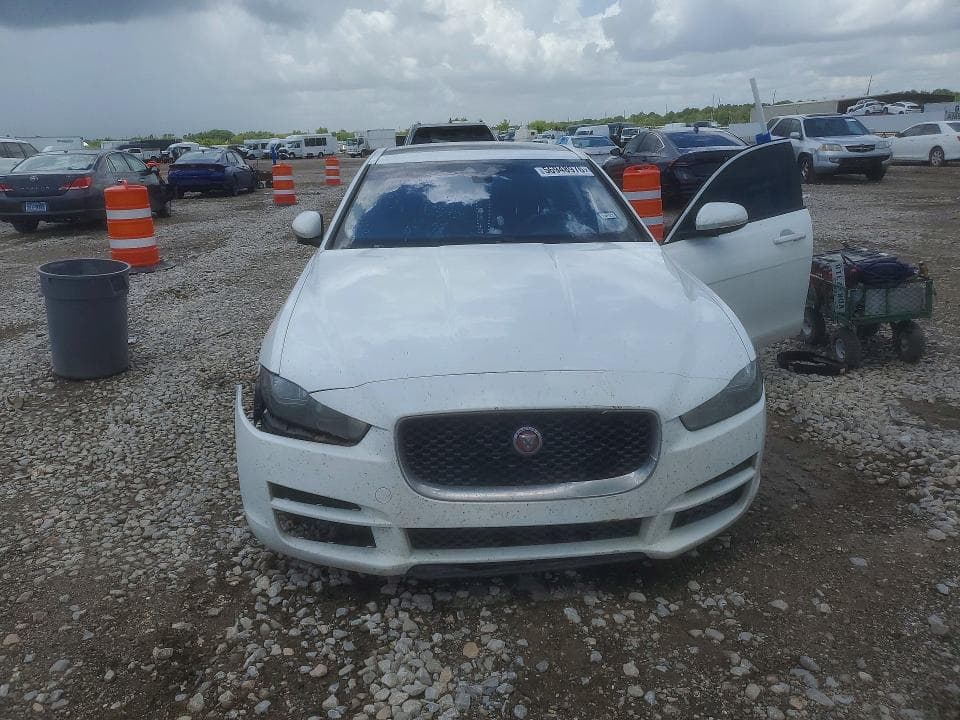 2017 JAGUAR XE 5